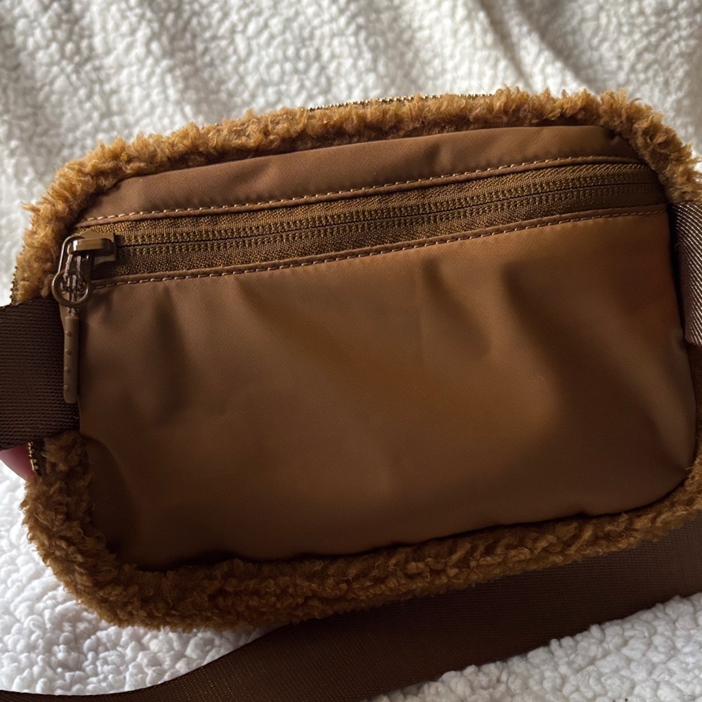 lululemon athletica Brown Sherpa Travel Pouch - Picture 5 of 7